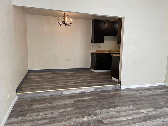 2nd image of 2909 Malvern Ct