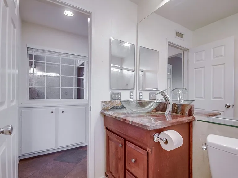 2703 Lobelia Rd — Photo 42