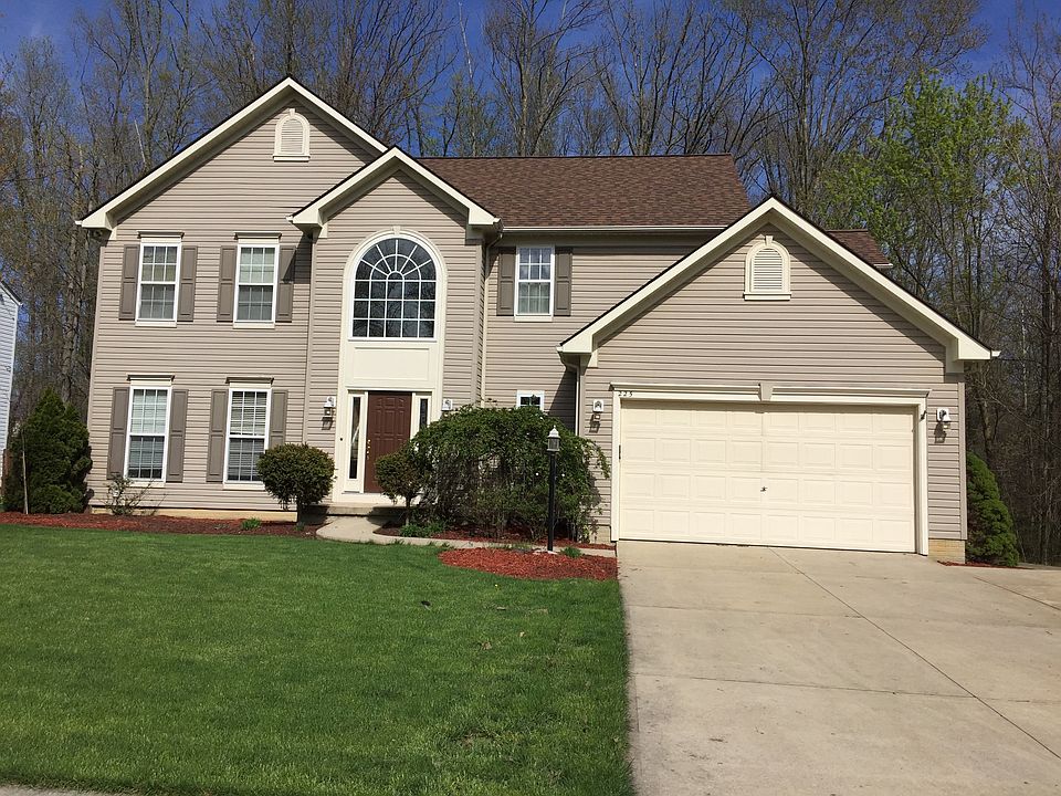 1st image of 225 Aster Pl