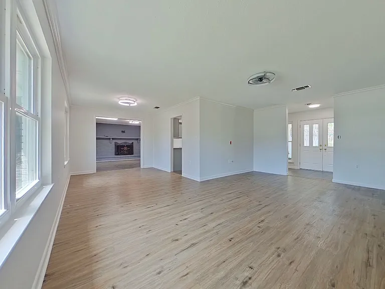 10-web-or-mls-7 Den _ Dining _04202026
