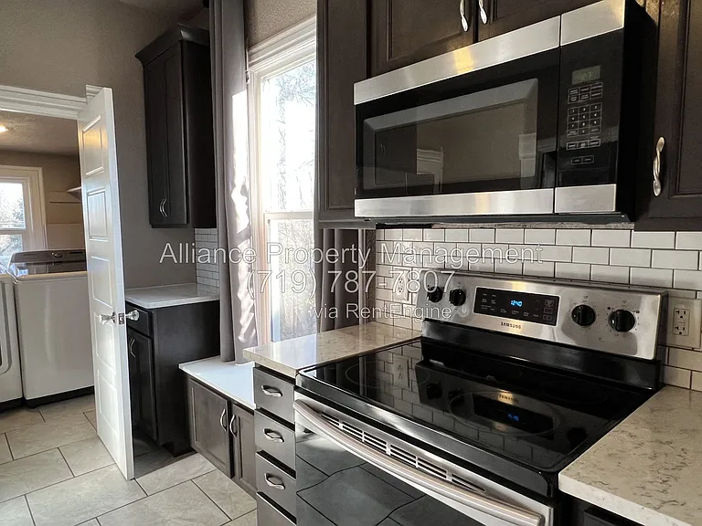 743 N Walnut St — Photo 10
