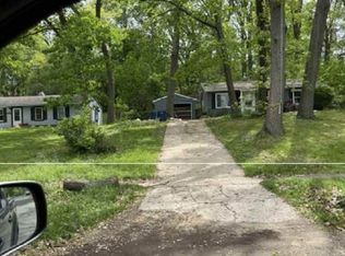 2512 Upper Riverview Dr, Kalamazoo, MI 49004