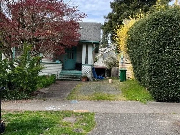 3839 Ashworth Avenue N, Seattle, WA 98103