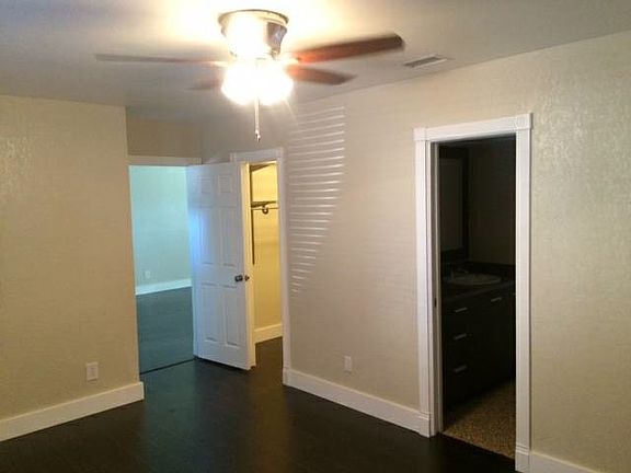 Master bed/bath/walk in closet