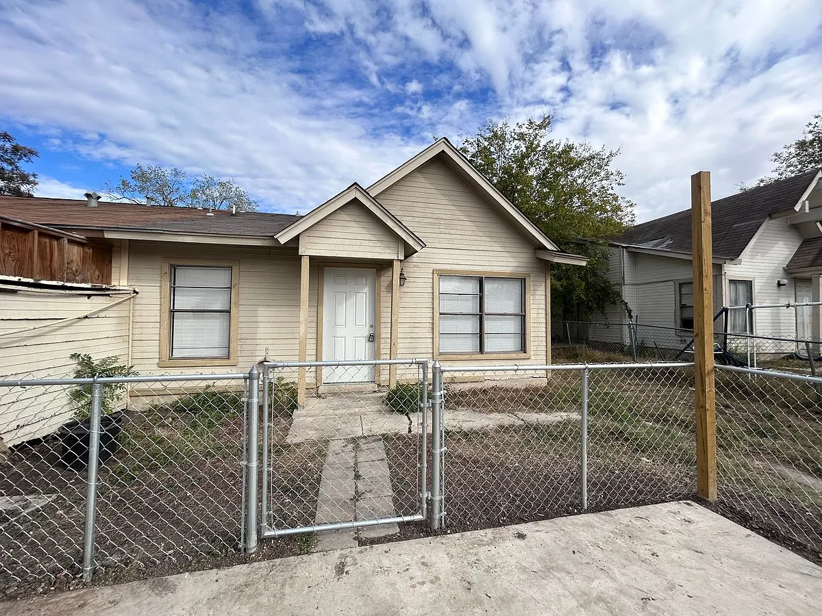 Building Photo - 7809 Sarepto