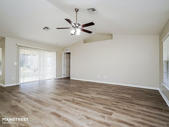3rd image of 322 NW 21st Ter