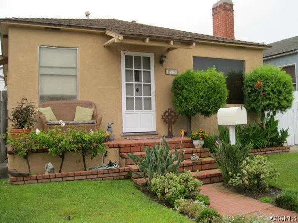 216 4th St, Seal Beach, CA 90740