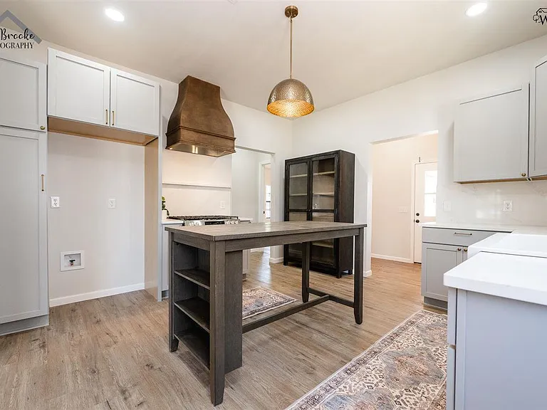 103 W Aldine St — Photo 9