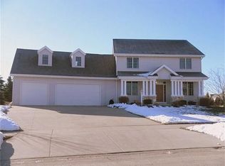 3239 E Fallcreek Ln, Appleton, WI 54913
