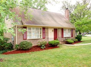 8119 Edmonton Ct, Springfield, VA 22152