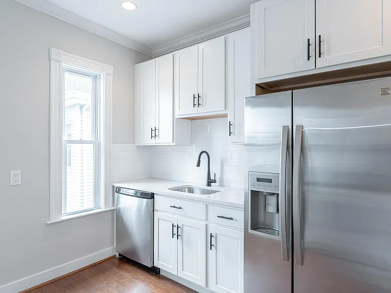 83 Flint St #2 — Photo 18