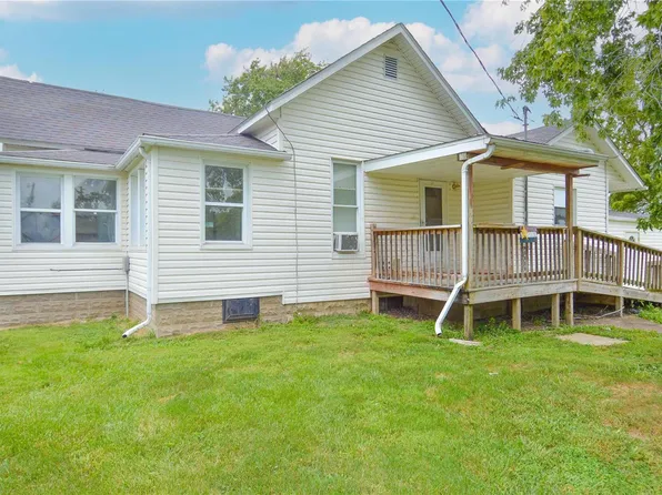 419 W Main St, Oakdale, IL 62268