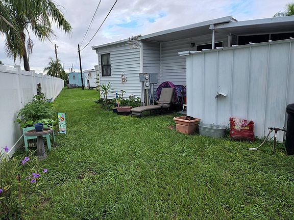 4th image of 2701 34th St N #117