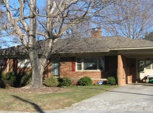 1504 Pinehurst Dr, High Point, NC 27262