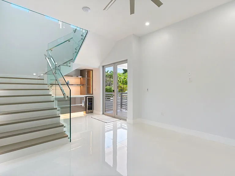 365 Buttonwood Shores Dr — Photo 12