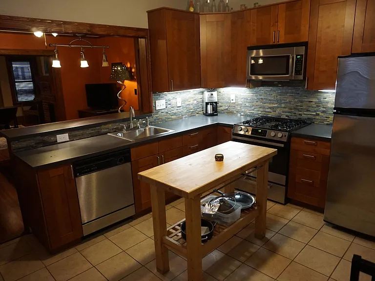 175 W Chestnut St — Photo 5