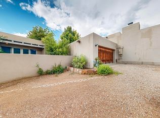 1661 Cerro Gordo Rd APT B, Santa Fe, NM 87501