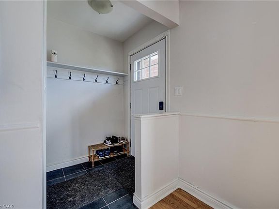 4th image of 1099 Sovereign Rd