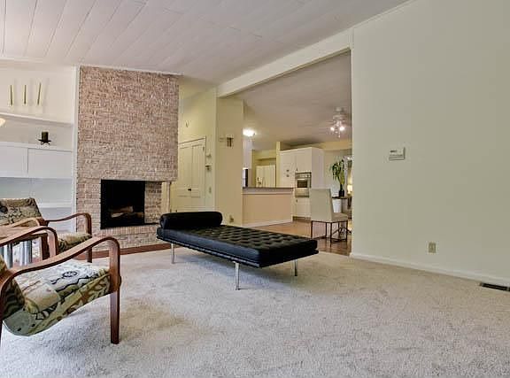 4th image of 2518 Woodmere Dr