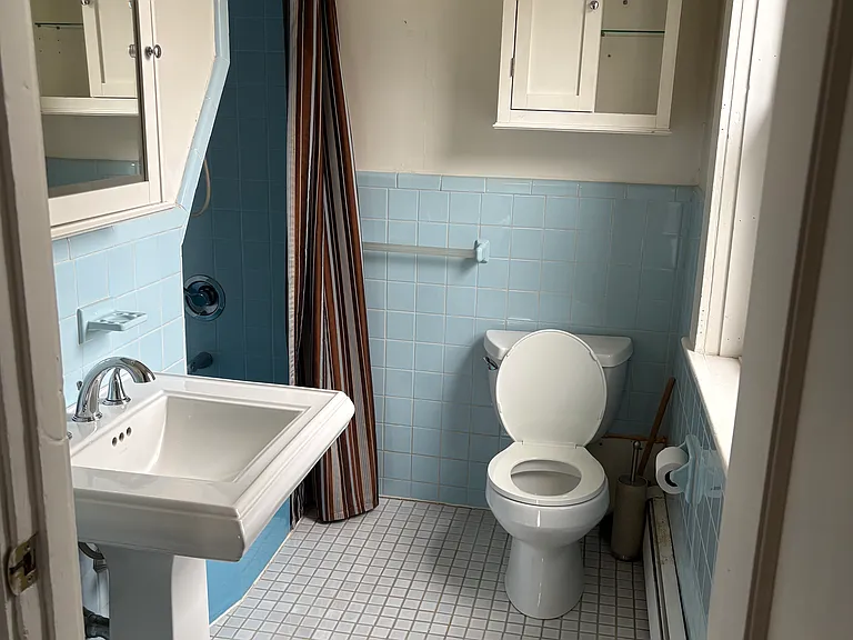 121 Sylvan St #C — Photo 14