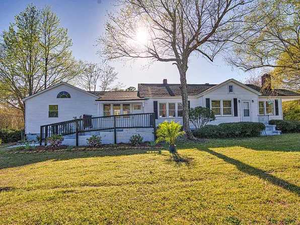 4113 Moorefield St, Hodges, SC 29653