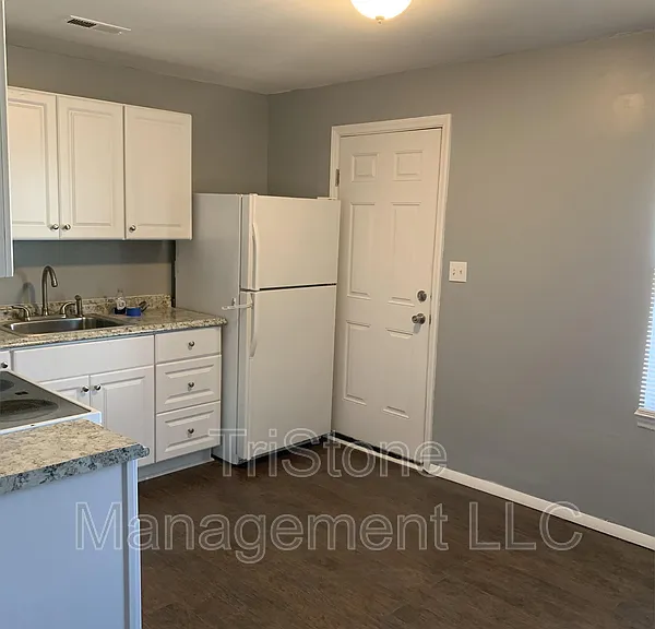 3000 Rodman St — Photo 9