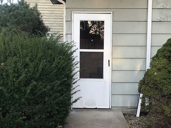 2nd image of 619 S Oakwood St APT B
