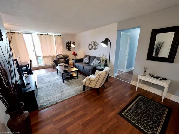 225 Harvard Pl #603, Waterloo, ON N2J 4H4