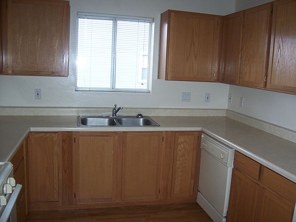 2nd image of 411 Hill Ave APT F