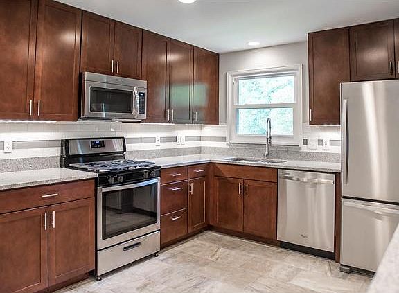 3rd image of 4338 Blythewood Dr