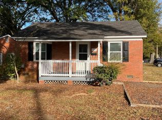 3051 Sandlewood Rd, Charlotte, NC 28205