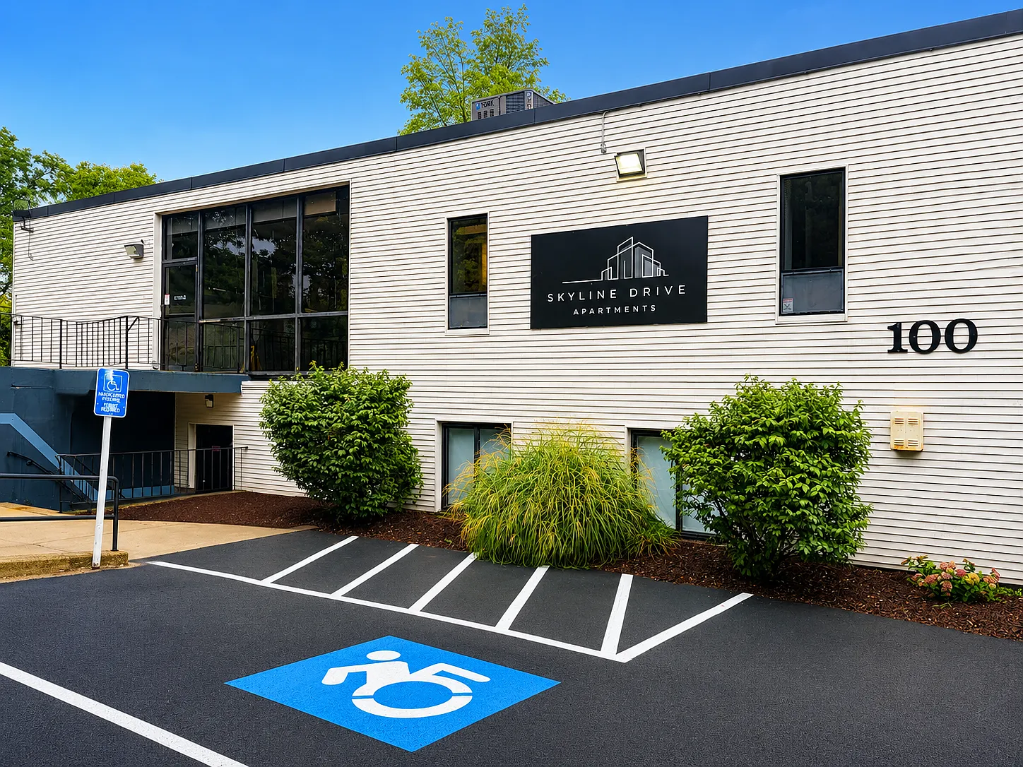 Skyline Drive Apartments — Photo 3