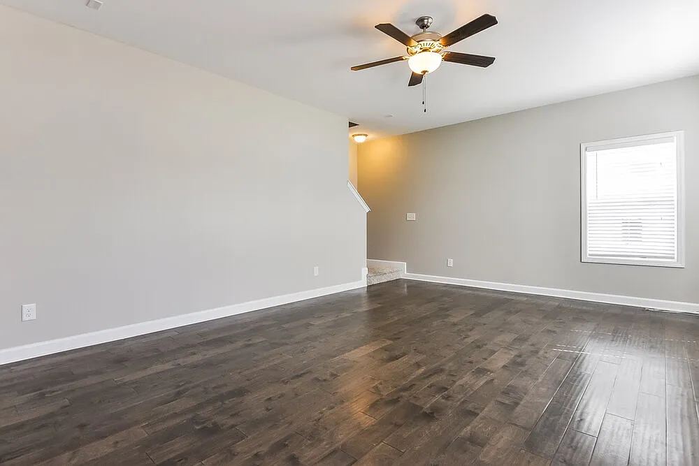 3 bed, 2.5 bath, 2018 sqft, $2,240 — Photo 4