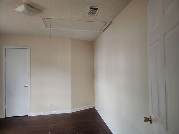 3rd image of 1604 E Park Ave #C