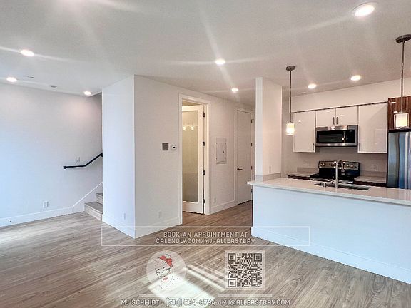 2nd image of 3253 Ettie St Unit 4