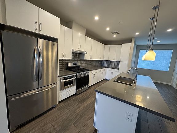 5th image of 3233 N 70th St #1018