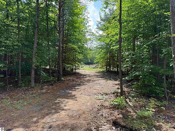 2nd image of 19493 Paradise Ridge Trl