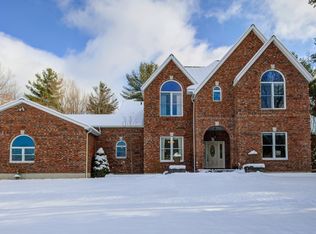 3 Ponderosa Blvd, East Greenbush, NY 12061