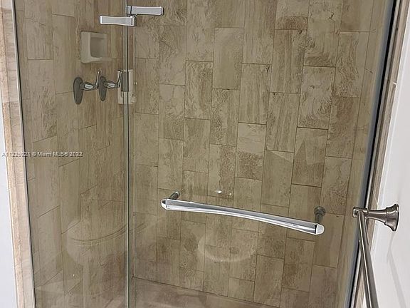 4th image of 1717 N Bayshore Dr #1638