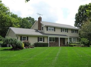 28 Woodcrest Cir, Monroe Township, NJ 08831