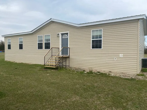 686 Ocheessee Landing Rd, Grand Ridge, FL 32442