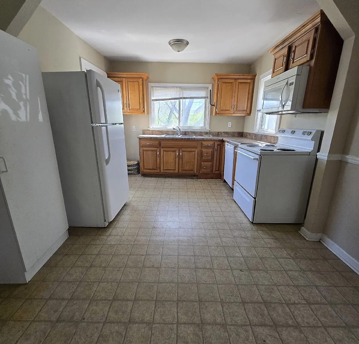 2 bed, 1.0 bath, 953 sqft, $1,295 — Photo 4