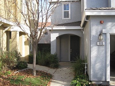 1st image of 605 Navigator Dr
