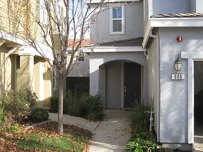 605 Navigator Dr photo 1