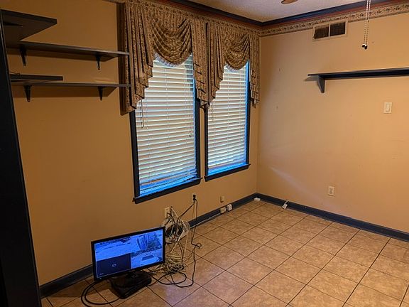 3rd image of 8083 Cinders Rd
