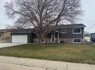 121 N Bare Ave, North Platte, NE 69101
