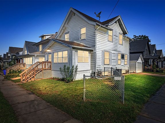 3rd image of 1624 6th Ave SE