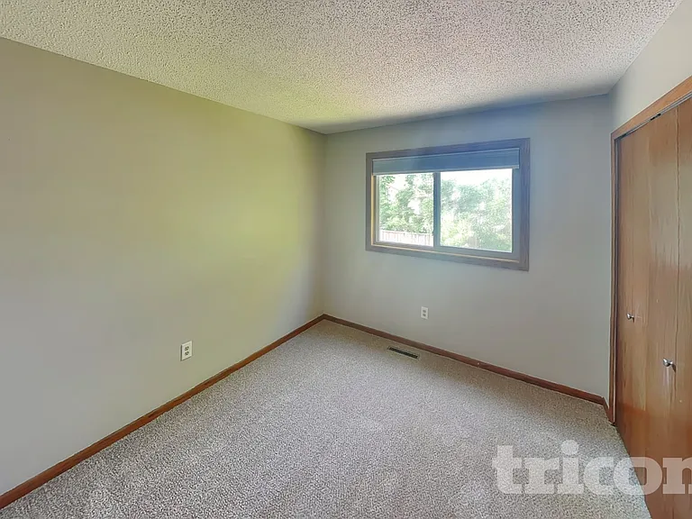 13784 Yosemite Ave S — Photo 11