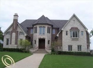 800 Bishop Rd, Grosse Pointe Park, MI 48230