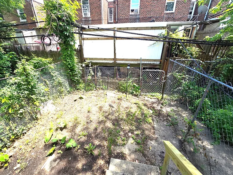 6542 Regent St — Photo 13